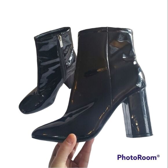 Urban Outfitters. Black, Patent Shiny,  Heeled Boots. Size  8 - Picture 1 of 13
